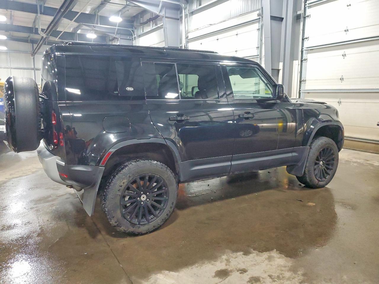 2020 Land Rover Defender 110 S - Фото 3