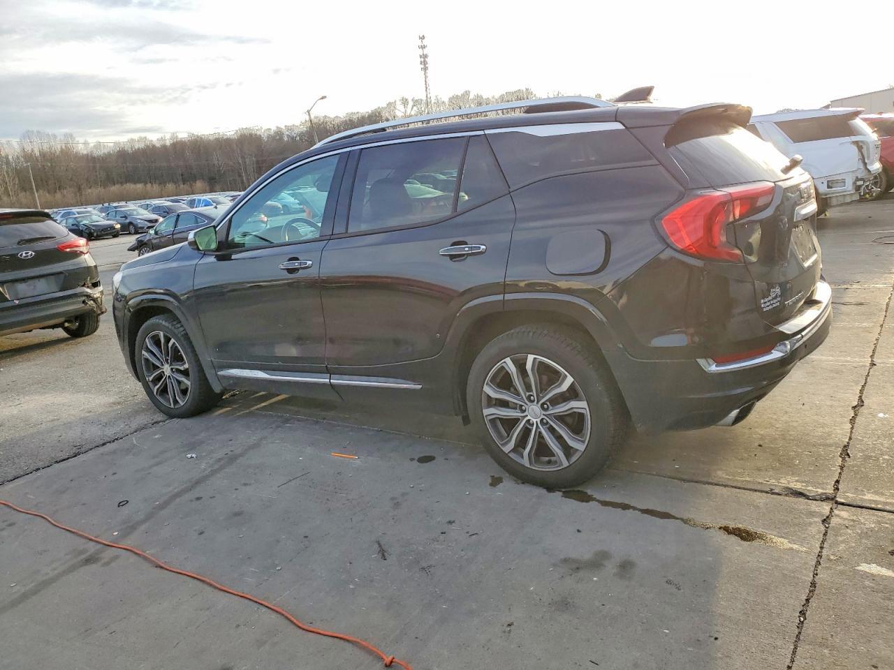 2018 GMC Terrain Denali - Image 2