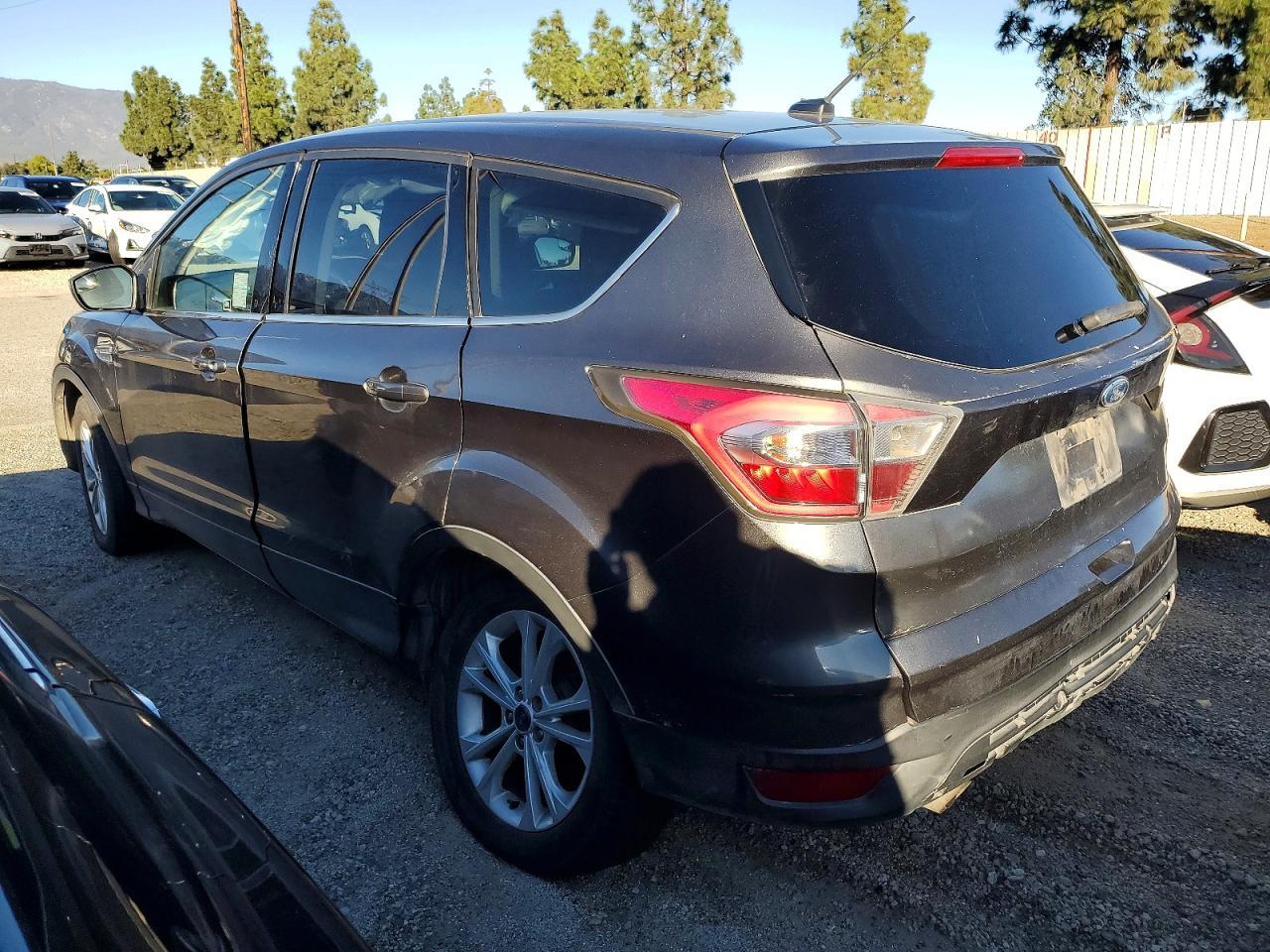 2017 Ford Escape Se - Image 2