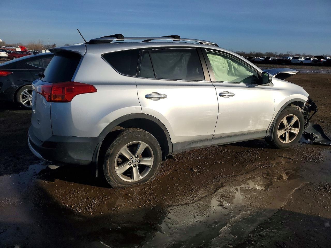 2015 Toyota Rav4 Xle - Image 3