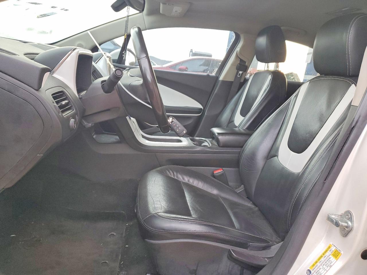 2012 Chevrolet Volt - Image 7