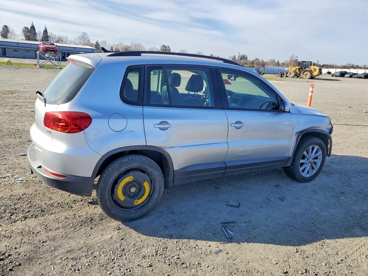 2017 Volkswagen Tiguan S - Фото 3