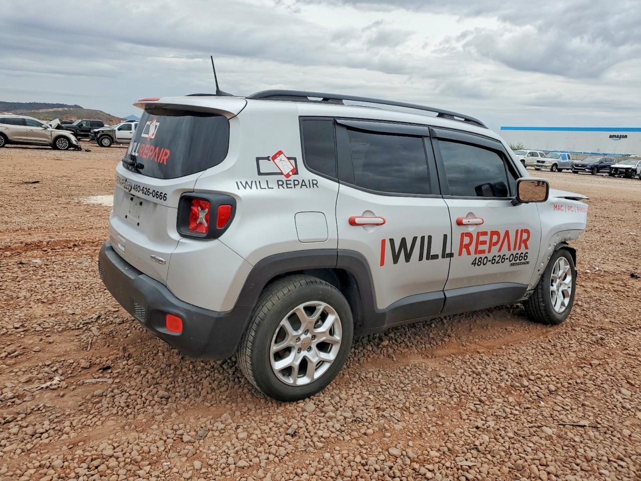 2018 Jeep Renegade Latitude - Image 3