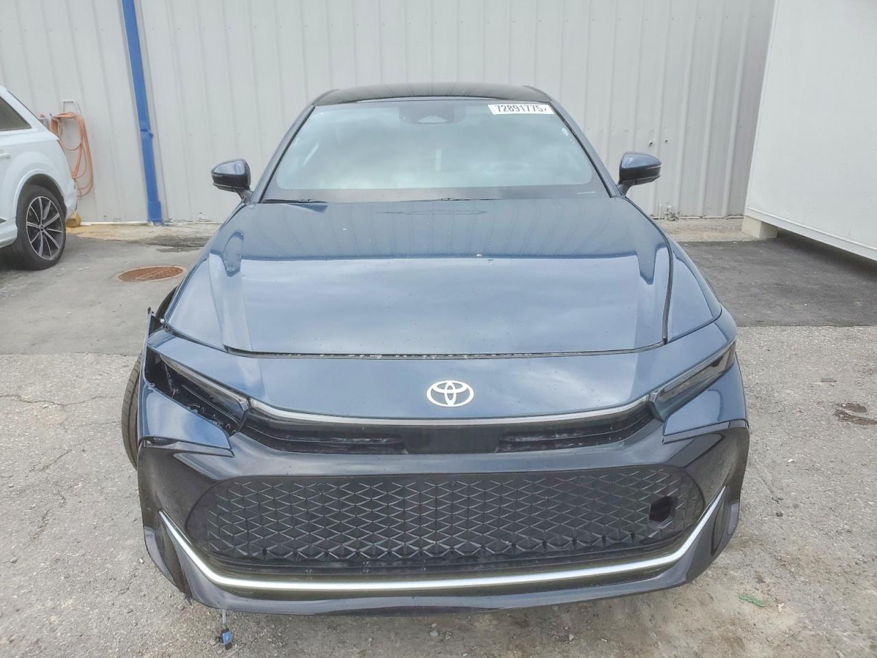 2025 Toyota Crown Limited - Фото 5