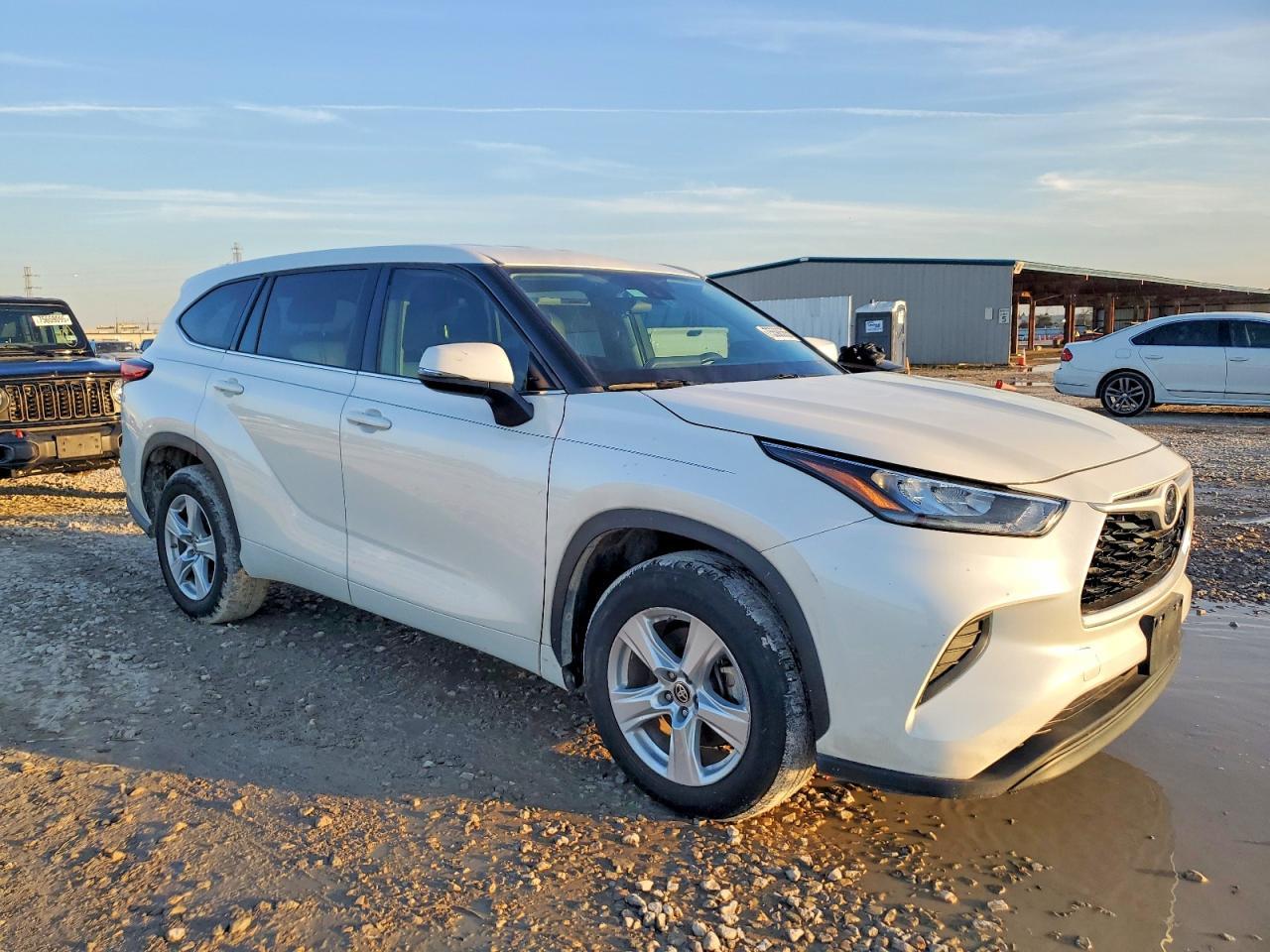 2020 Toyota Highlander L - Фото 4