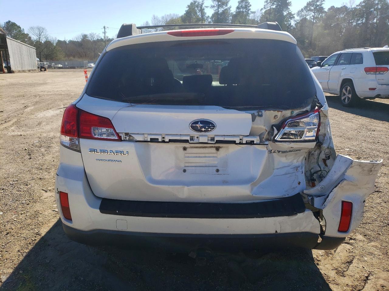2010 Subaru Outback 2.5I Premium - Image 6