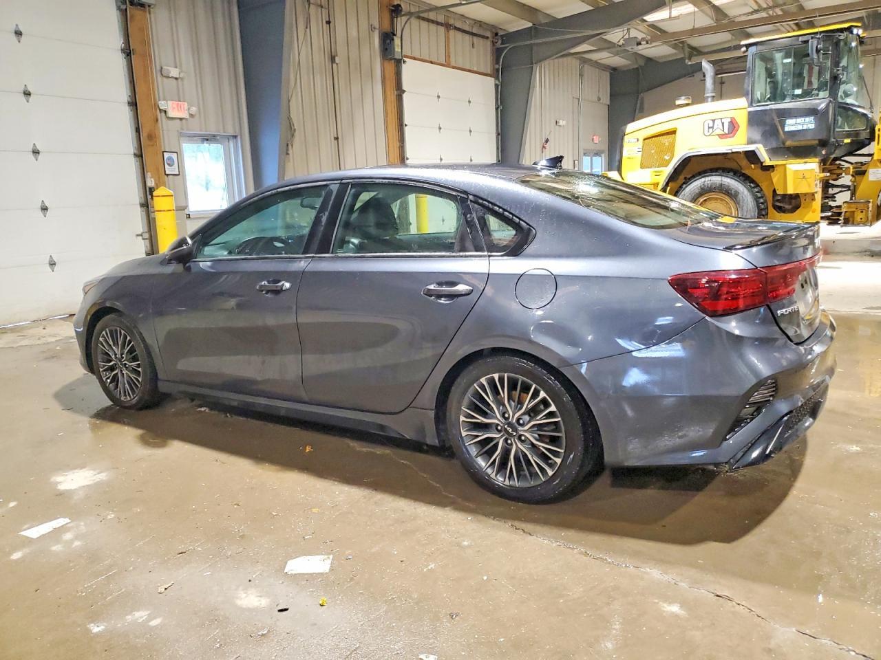 2022 Kia Forte Gt Line - Фото 2
