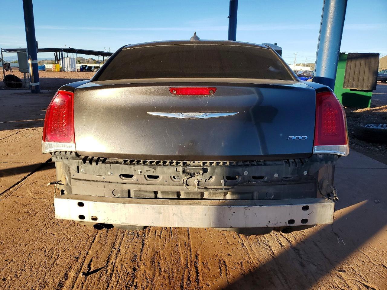 2016 Chrysler 300 Limited - Image 6