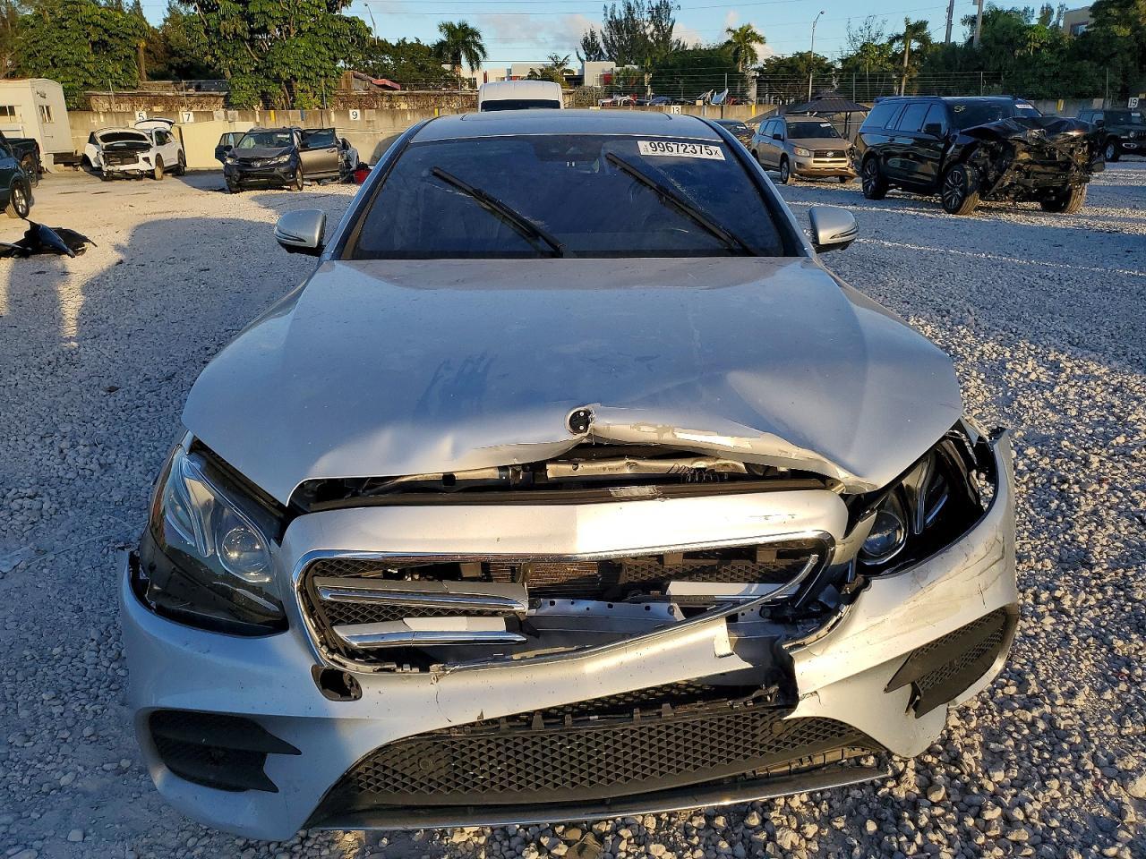 2019 Mercedes-Benz E 300 - Фото 5