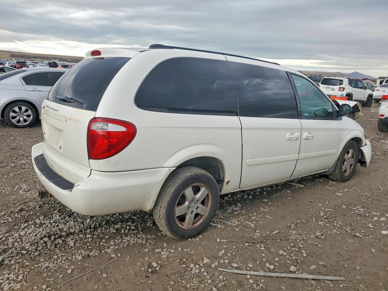 2005 Dodge Grand Caravan Sxt - Фото 3