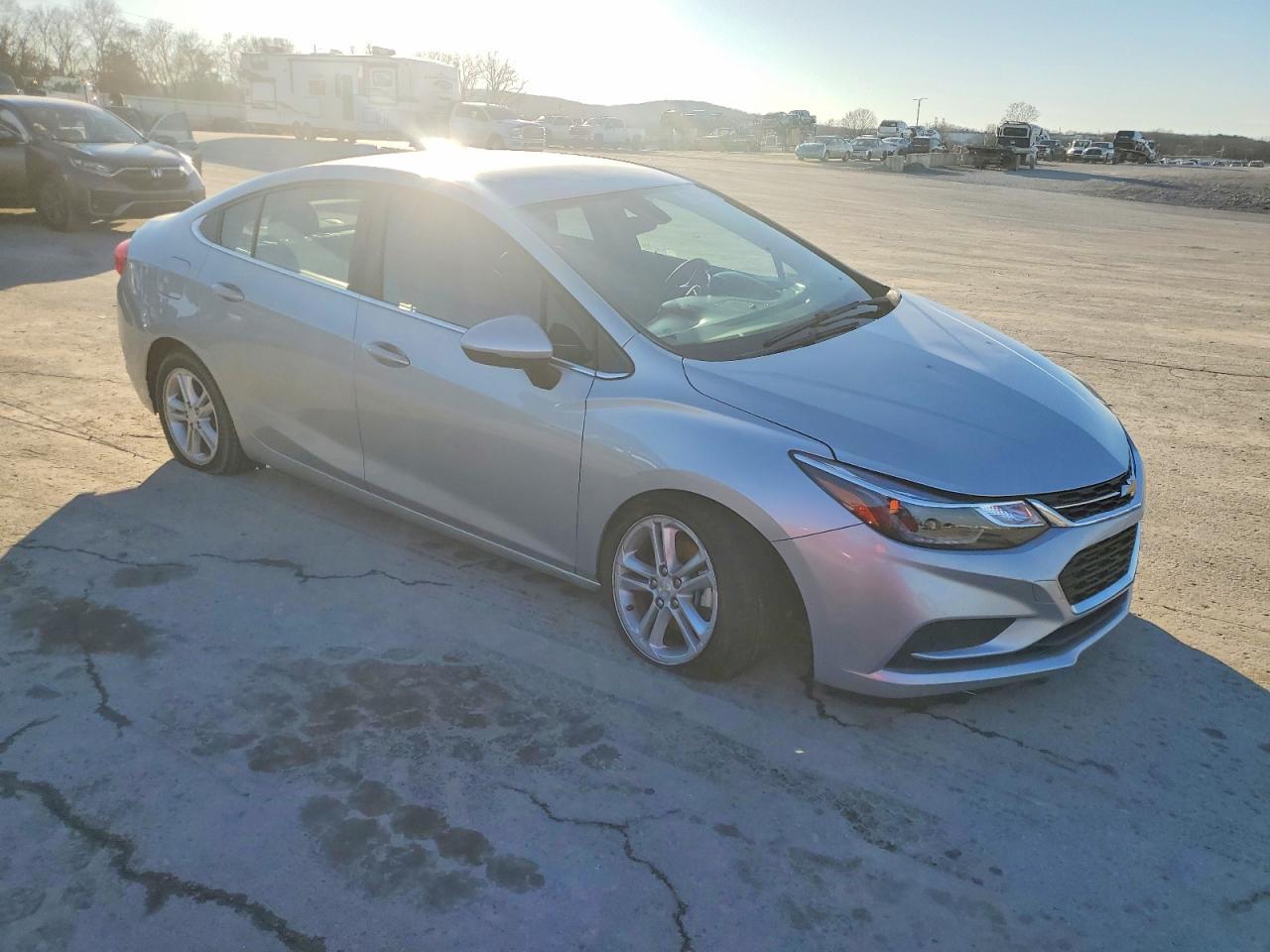 2017 Chevrolet Cruze Lt - Image 4