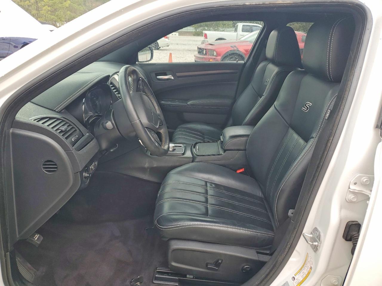 2016 Chrysler 300 S - Image 7