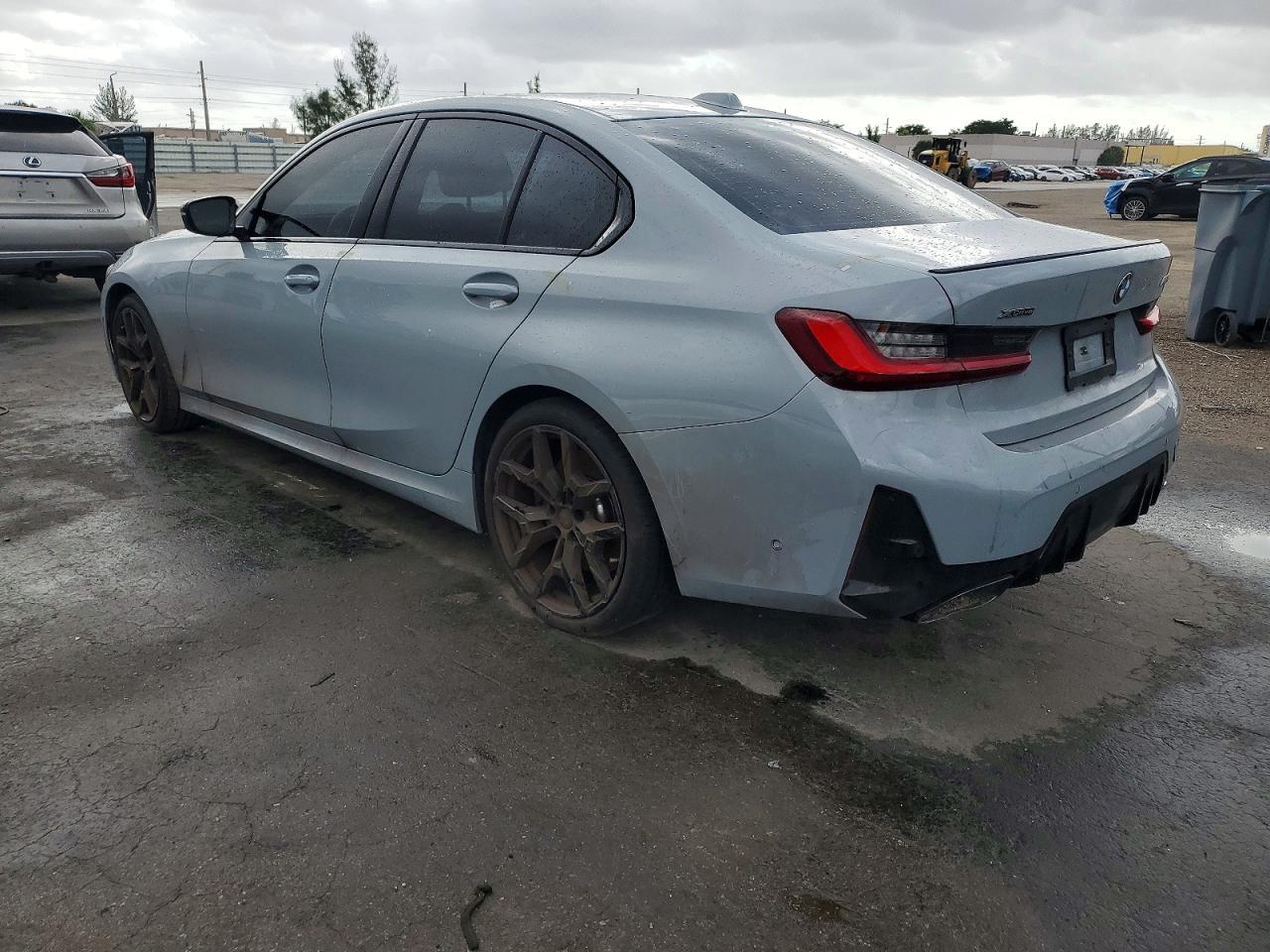 2025 BMW M340Xi - Фото 2