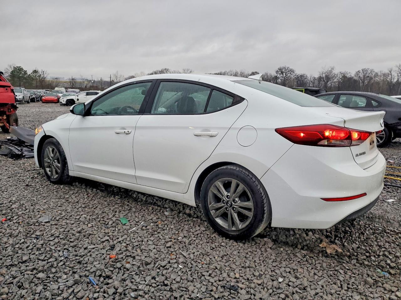 2017 Hyundai Elantra Se - Фото 2