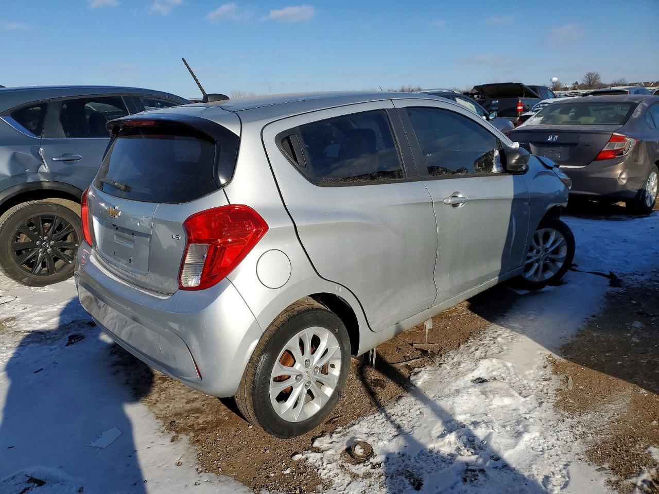 2016 Chevrolet Spark Ls - Фото 3