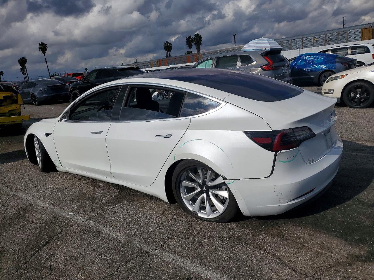 2019 Tesla Model 3 - Фото 2