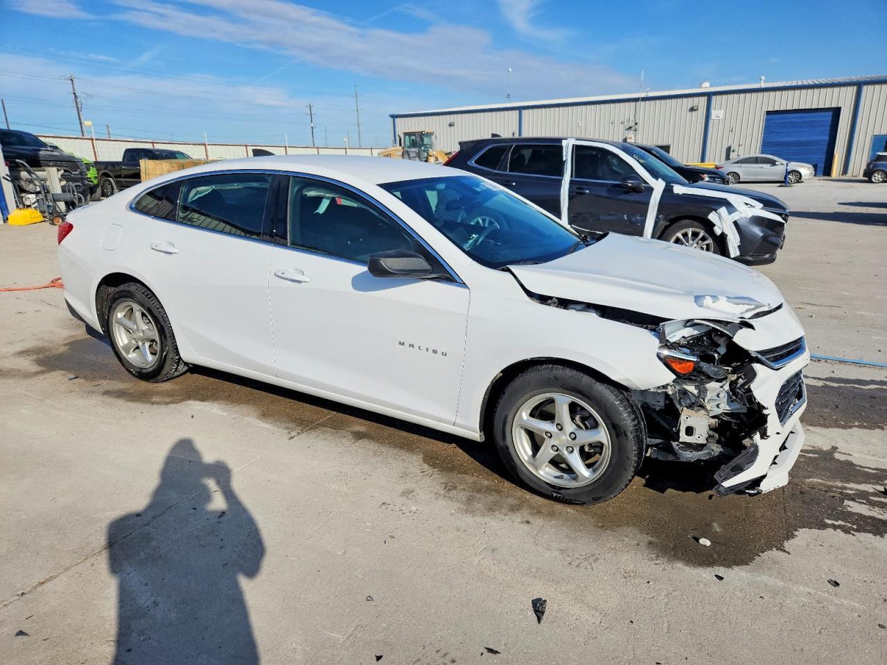 2018 Chev Malibu - Фото 4