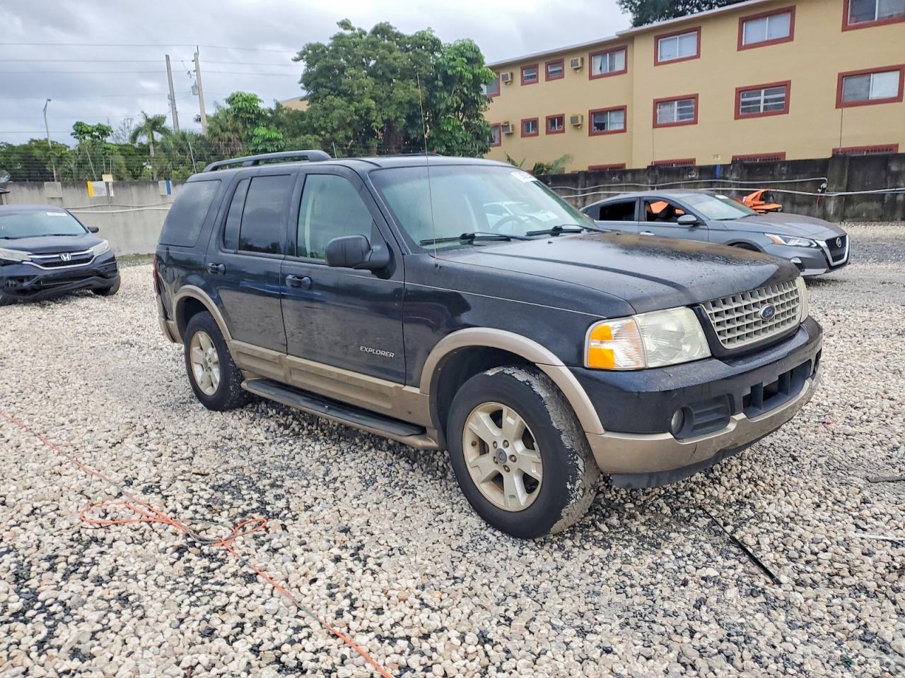 2004 Ford Explorer Eddie Bauer - Image 4
