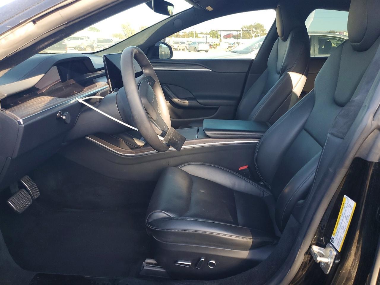 2022 Tesla Model S - Image 7