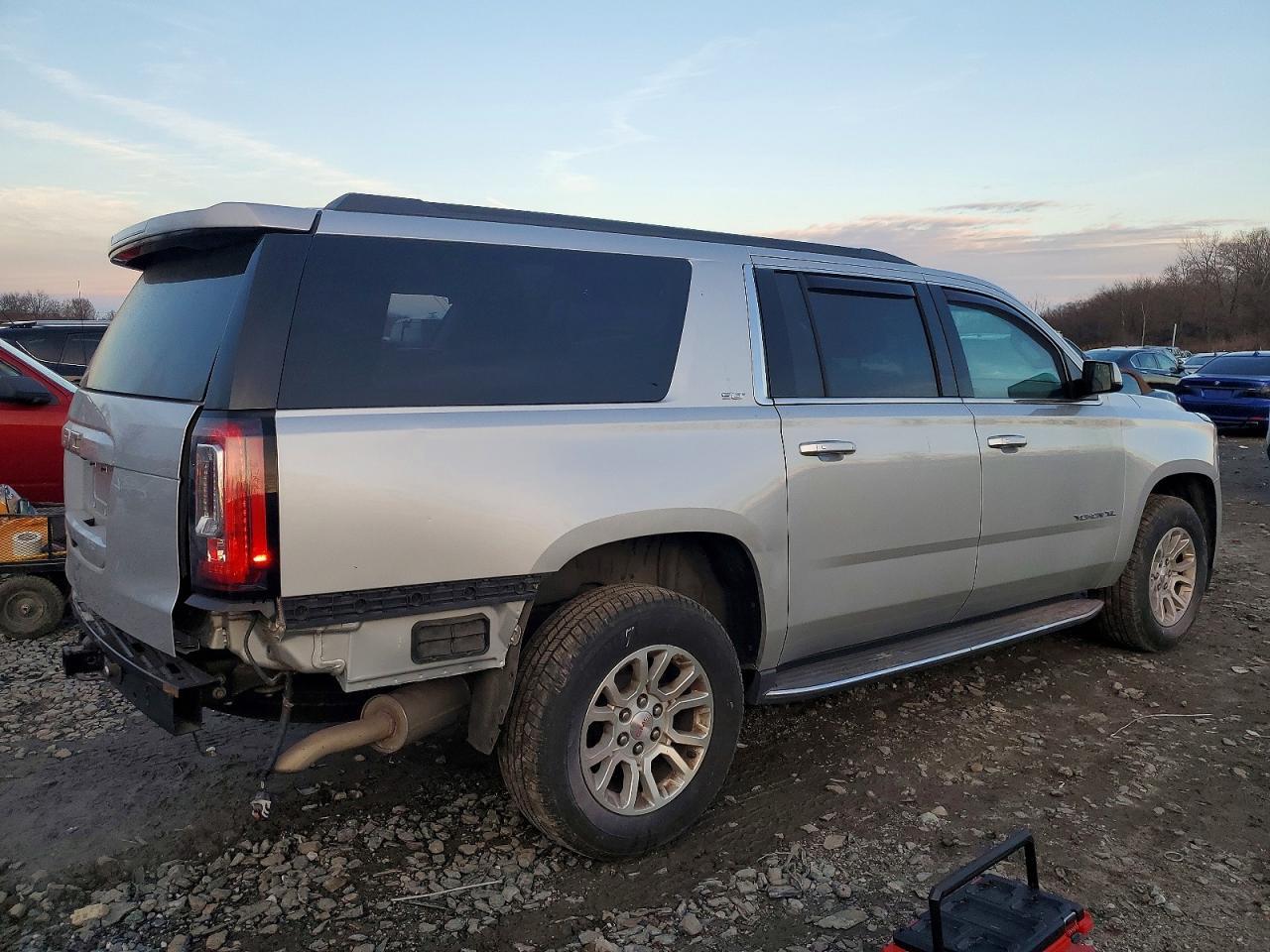2019 GMC Yukon Xl C1500 Slt - Image 3
