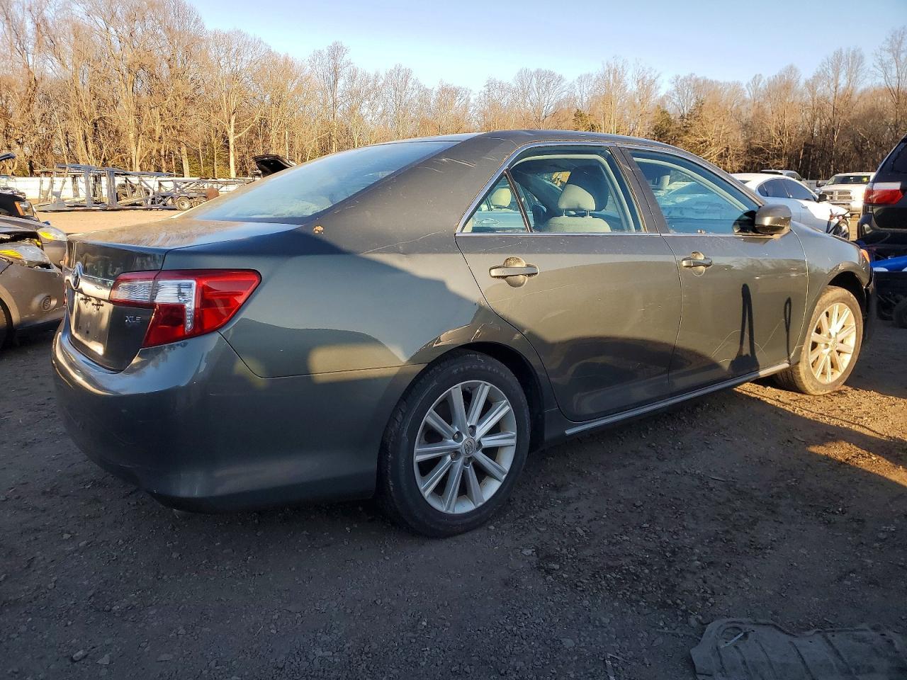 2012 Toyota Camry Base - Фото 3