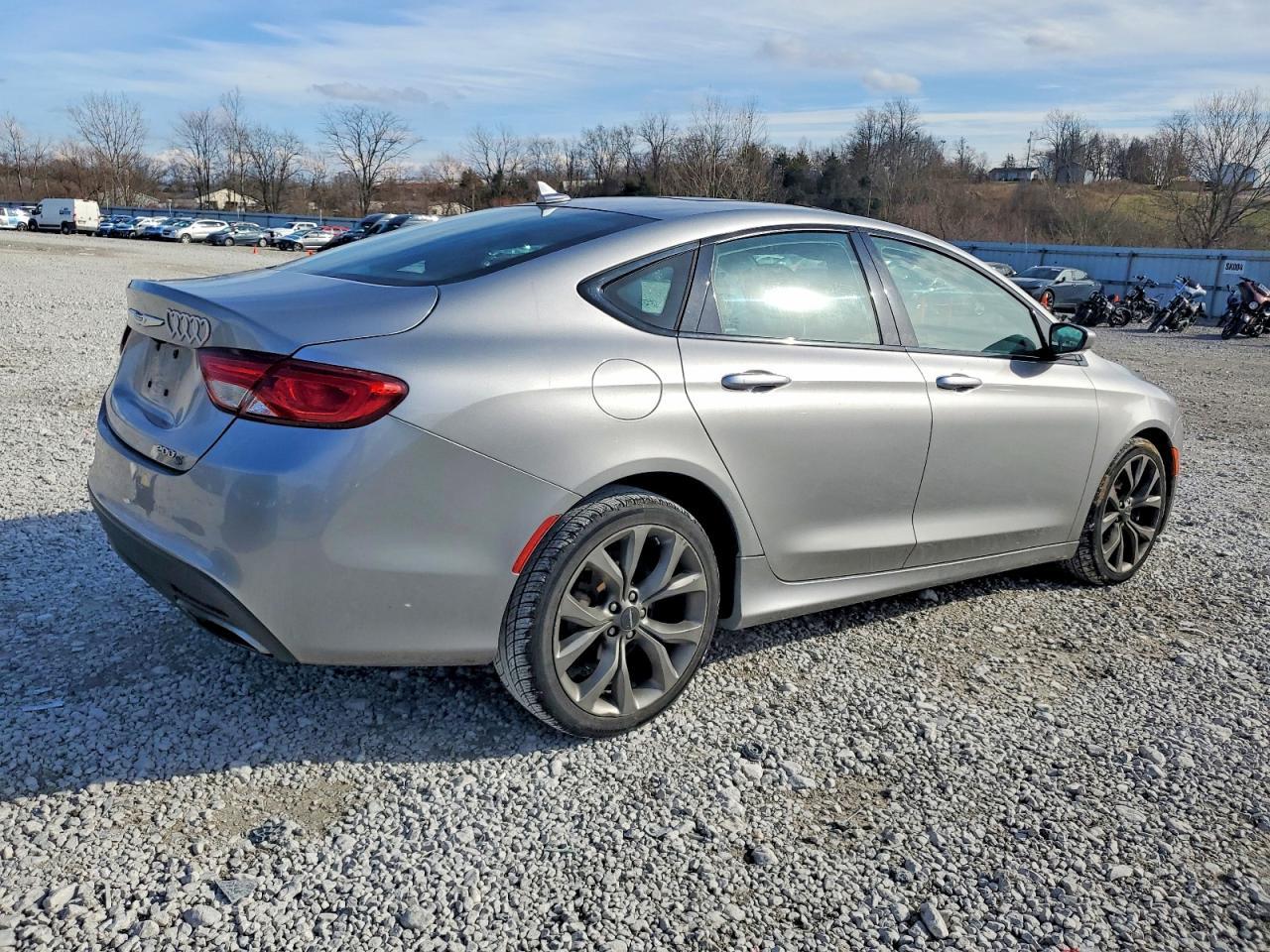 2015 Chrysler 200 S - Фото 3