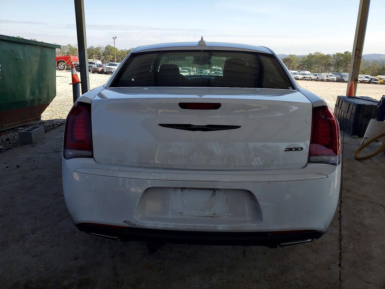 2022 Chrysler 300 Touring - Фото 6