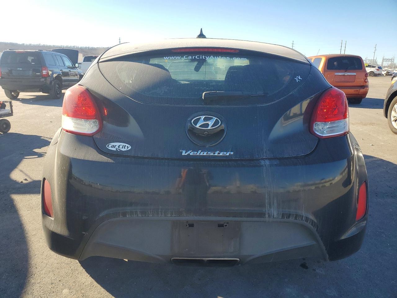 2016 Hyundai Veloster - Фото 6