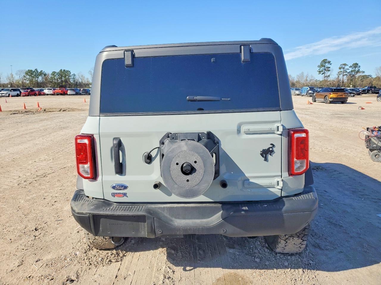 2024 Ford Bronco Black Diamond - Image 6