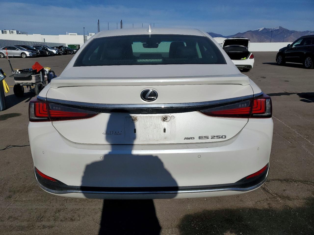 2021 Lexus Es - Image 6