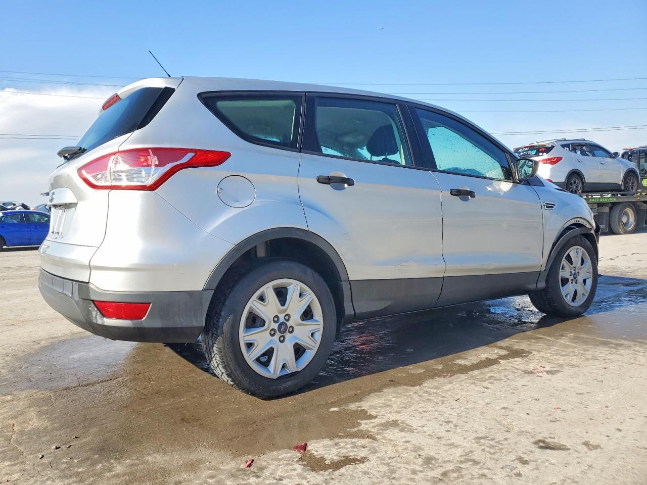 2014 Ford Escape S - Image 3