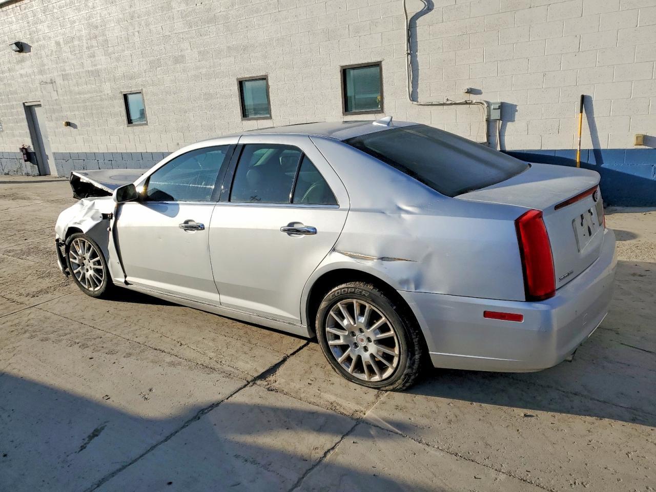 2009 Cadillac Sts - Image 2