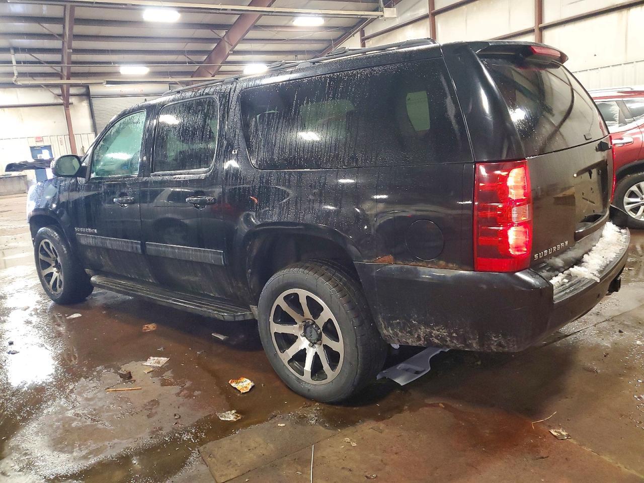 2012 Chevrolet Suburban K1500 Lt - Image 2