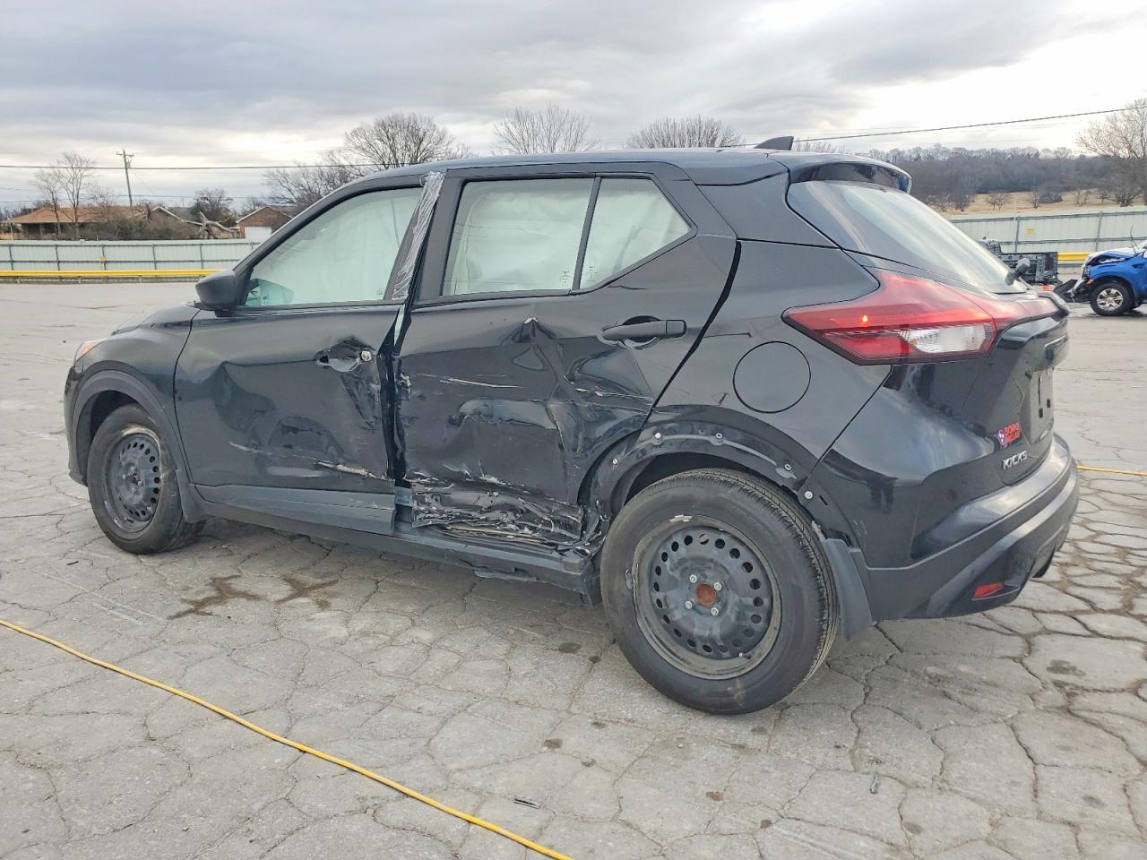 2023 Nissan Kicks S - Image 2