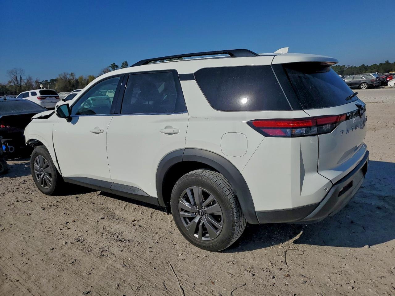 2025 Nissan Pathfinder Sv - Фото 2