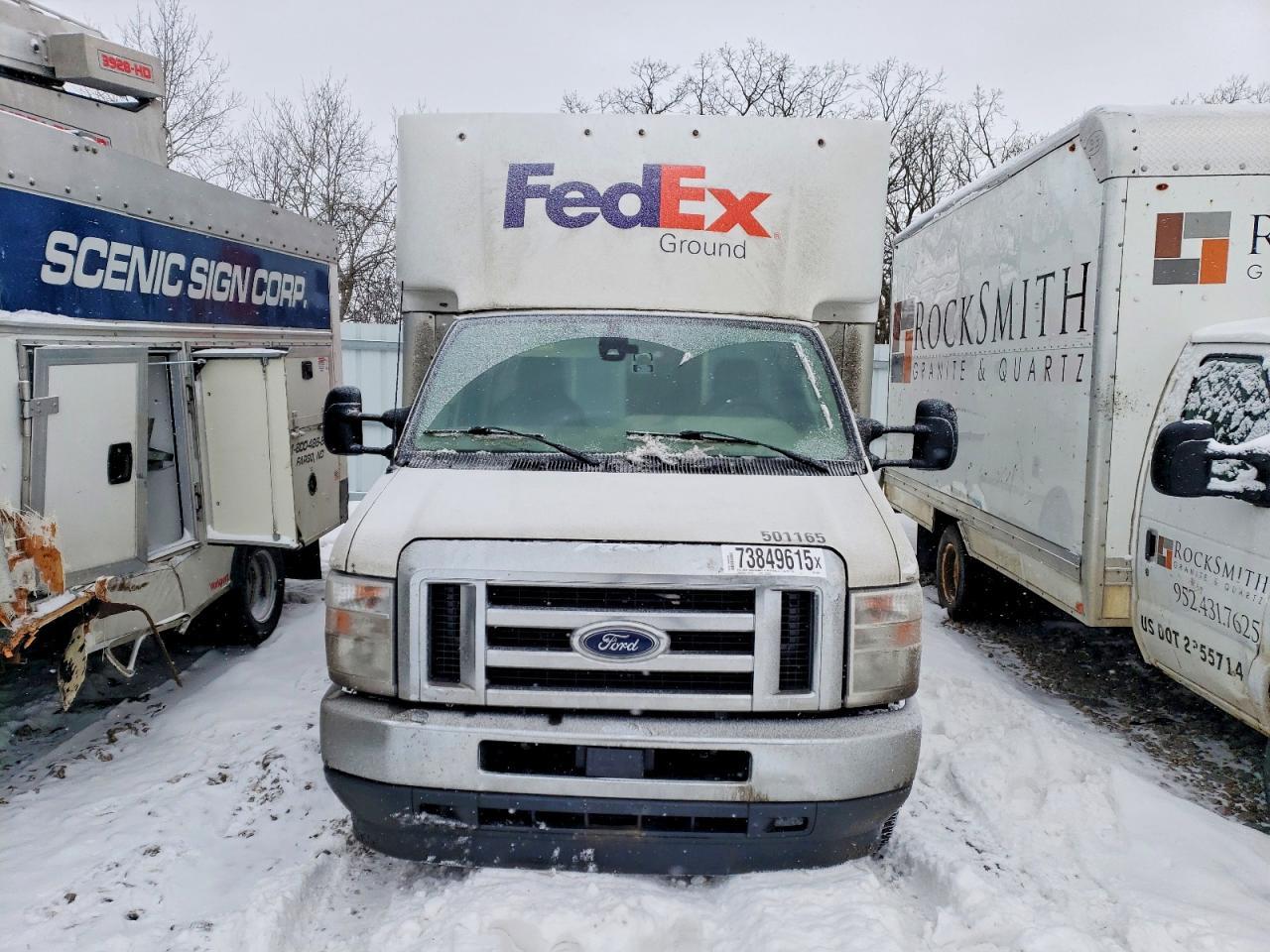 2022 Ford E450 Box Truck - Фото 5
