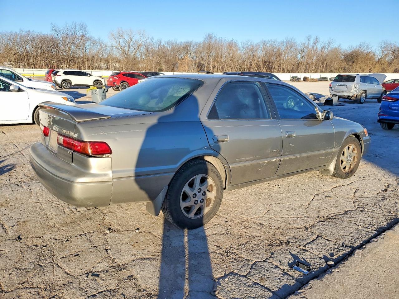 1999 Toyota Camry Le - Фото 3
