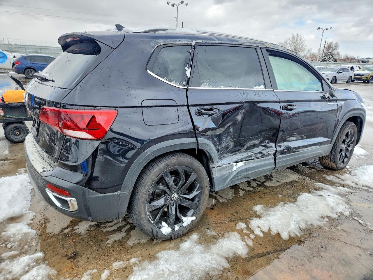 2023 Volkswagen Taos Se - Фото 3