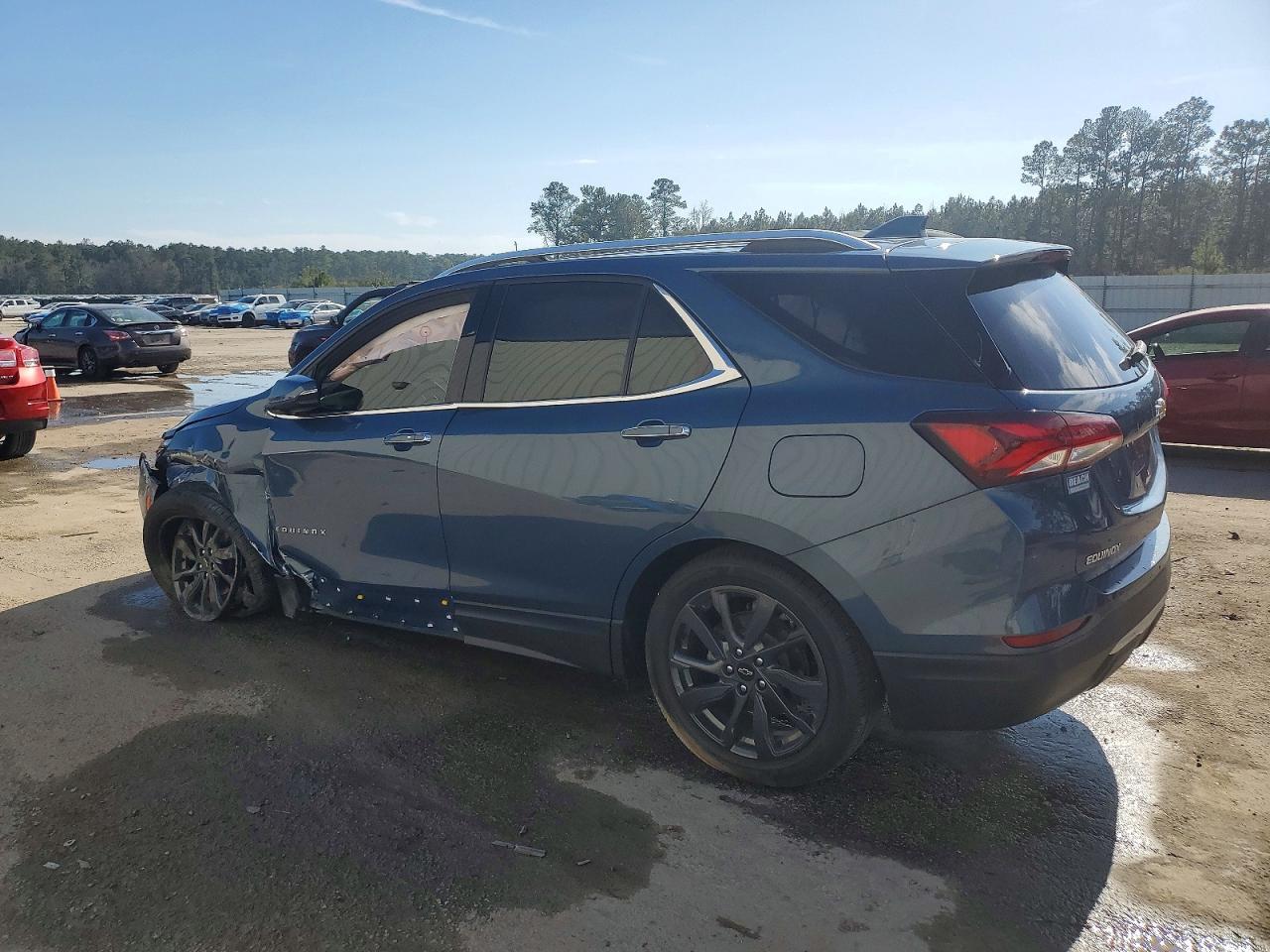 2024 Chevrolet Equinox Premier - Image 2