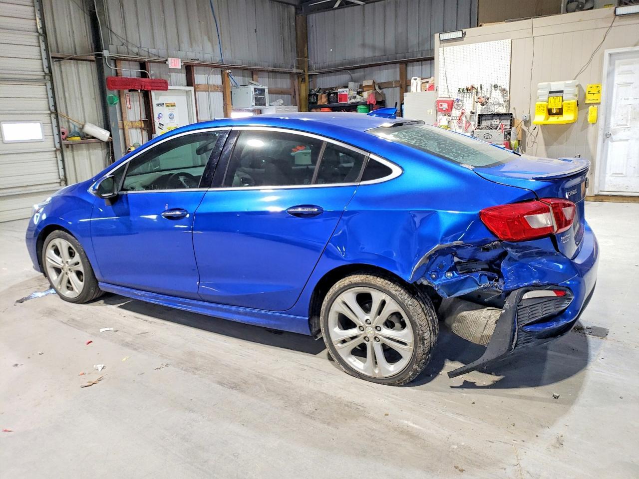 2016 Chevrolet Cruze Premier - Image 2
