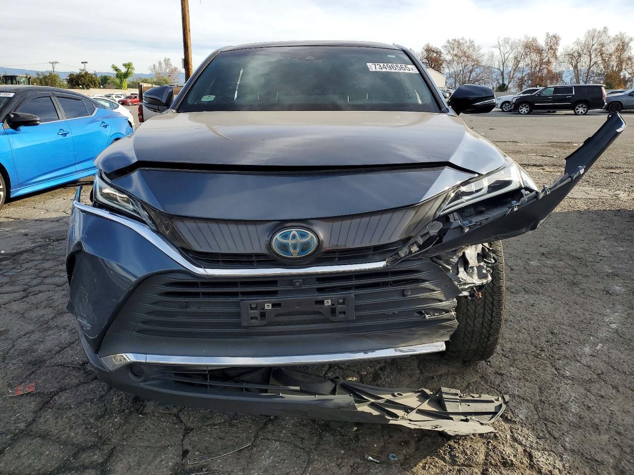 2021 Toyota Venza Le - Image 5