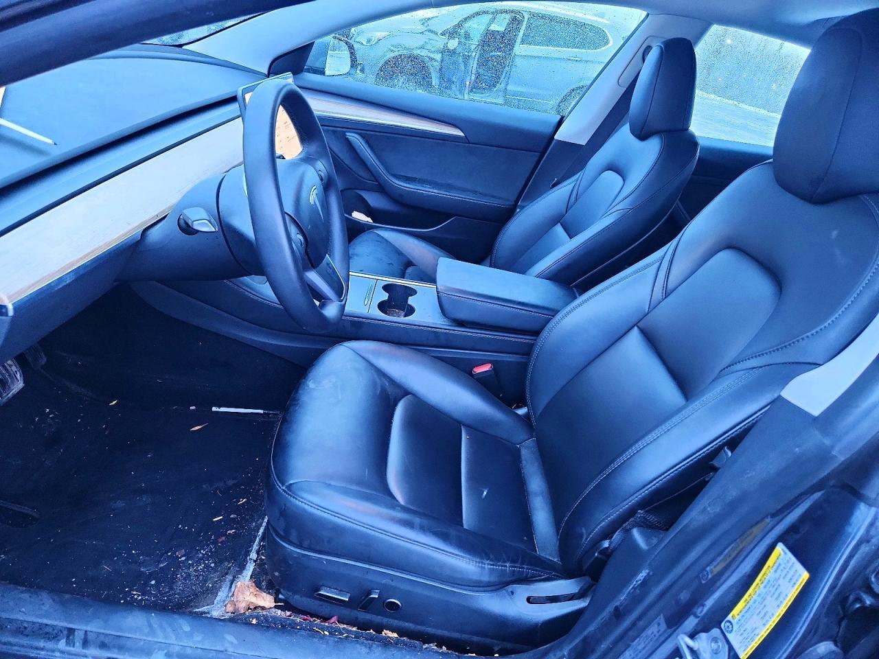 2023 Tesla Model 3 - Image 7