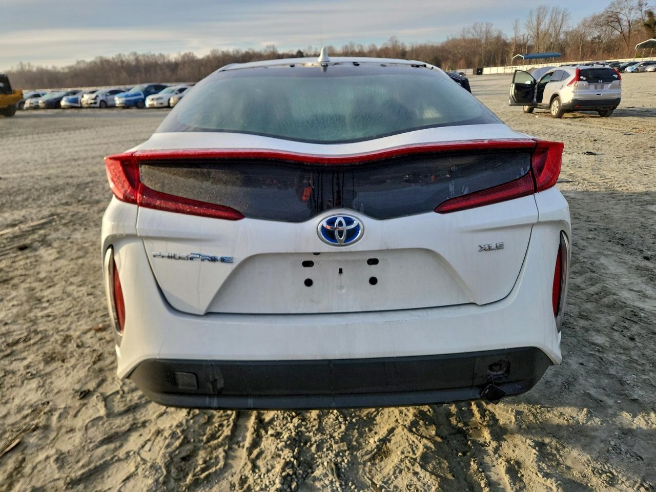 2022 Toyota Prius Prime Le - Image 6