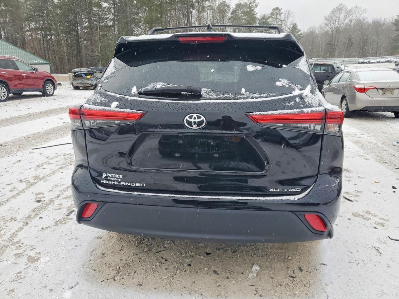 2023 Toyota Highlander L - Image 6