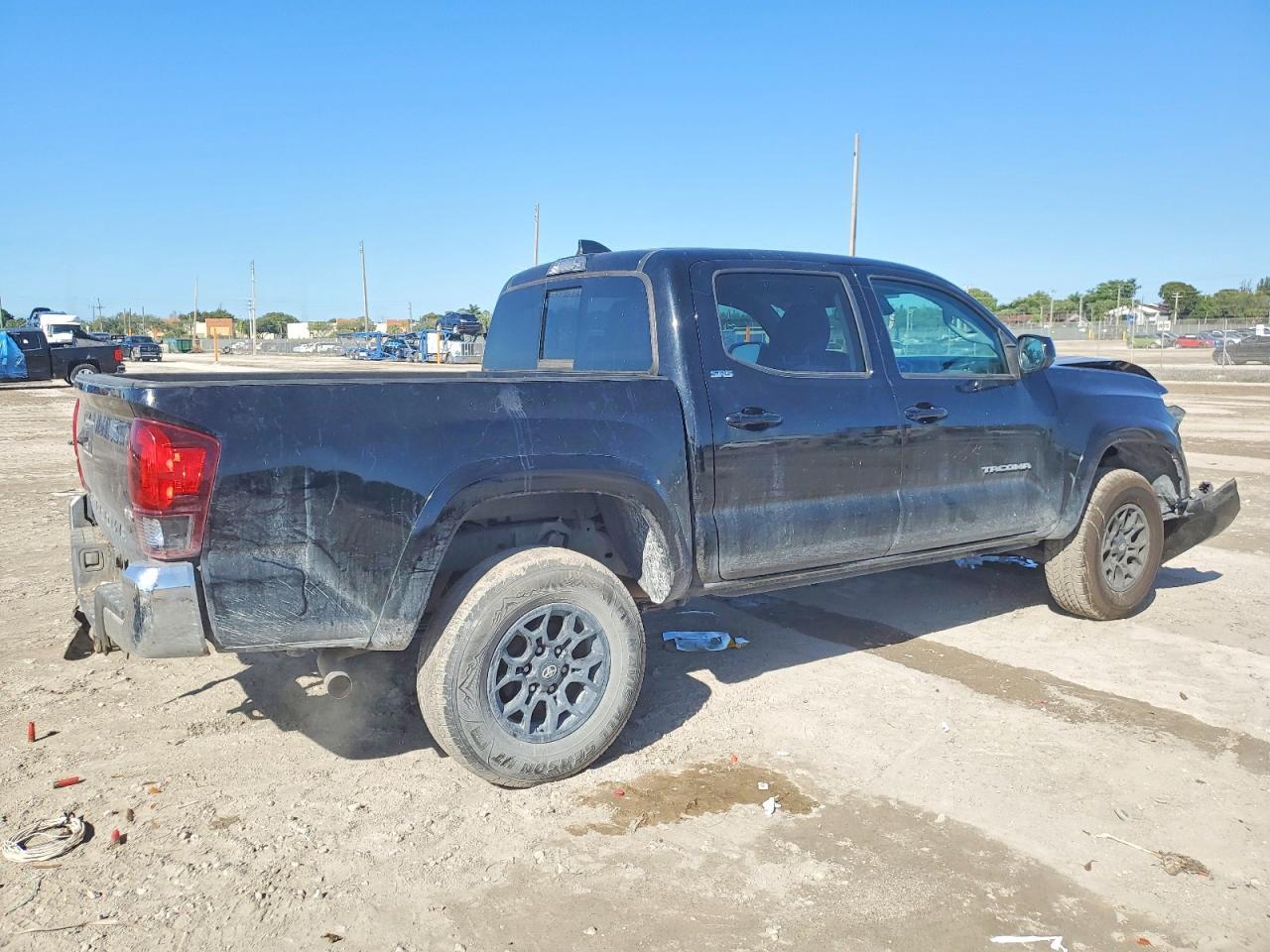 2021 Toyota Tacoma Double Cab - Фото 3
