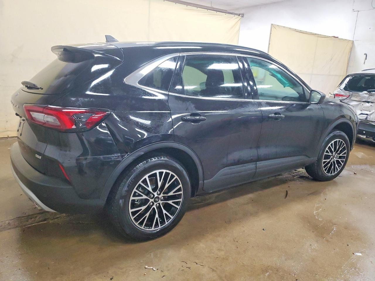 2025 Ford Escape - Фото 3