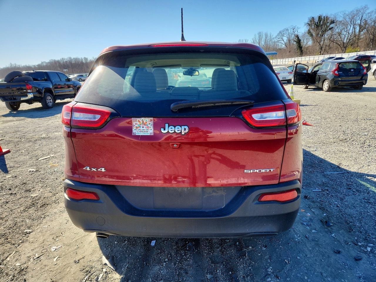 2015 Jeep Cherokee Sport - Image 6