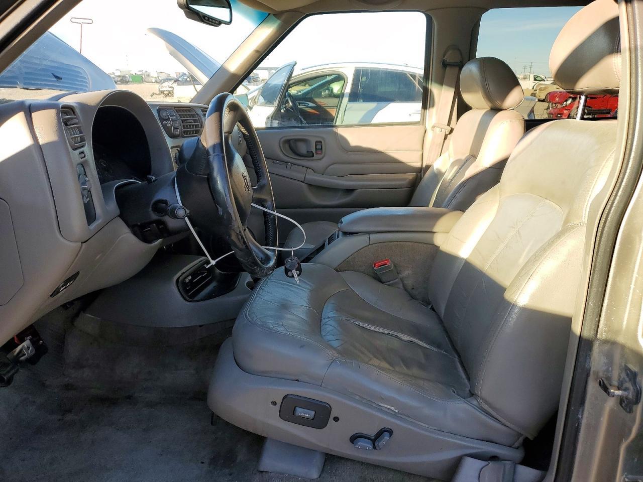 2000 Chevrolet Blazer - Image 7