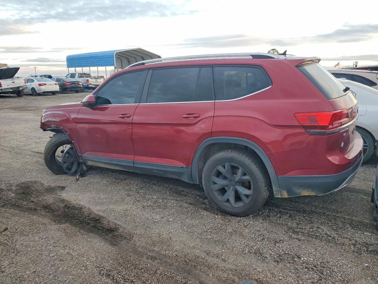 2018 Volkswagen Atlas Se - Image 2