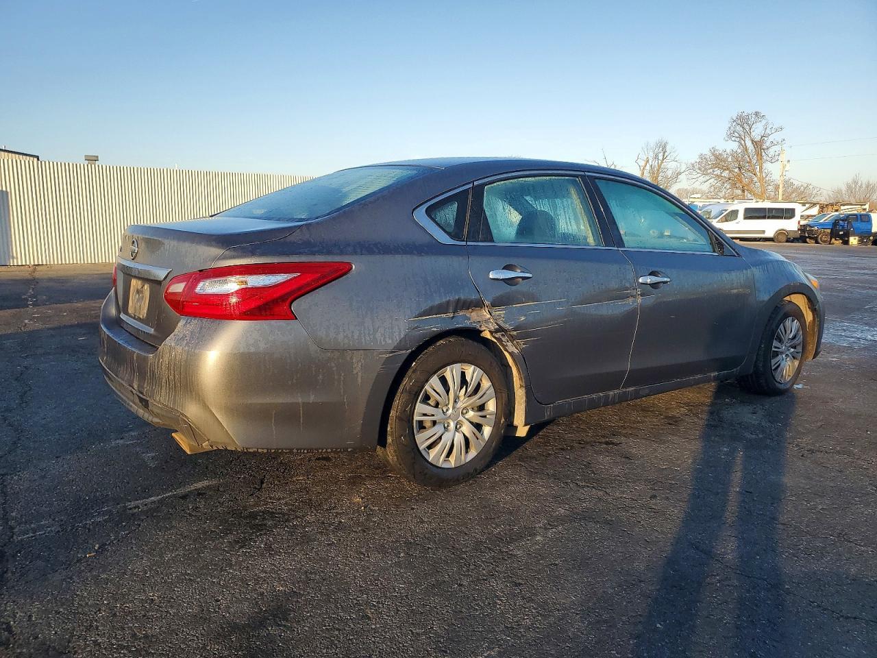 2017 Niss Altima 2.5 - Фото 3